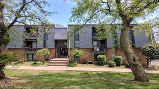 700 Schuyler Ave Unit B16, Kearny, NJ 07032