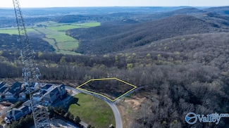 153 Ledge View Dr, Huntsville, AL 35802