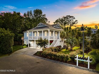 105 Lanier Landing Ct, Carolina Beach, NC 28428