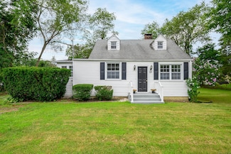 19 Longview Ave, Danbury, CT 06811