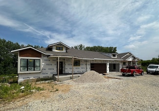 W389N7108 Pennsylvania St, Oconomowoc, WI 53066