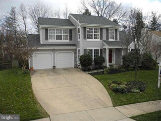 13483 Lake Shore Dr, Herndon, VA 20171