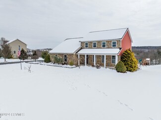 22 Sunland Dr, Danville, PA 17821