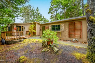 345 Seagrove Loop, Lincoln City, OR 97367
