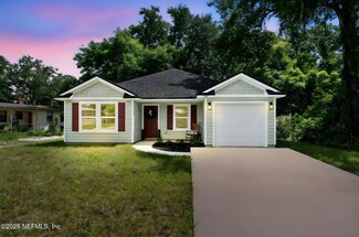 127 Azalea Cir, Palatka, FL 32177