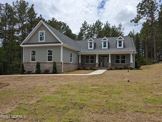 16 Banning Dr, Whispering Pines, NC 28327