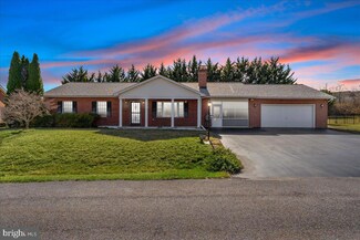 123 Plantation Dr, Hagerstown, MD 21740