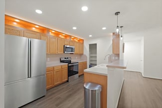 8051 Bay Branch Dr Unit 114, the Woodlands, TX 77382