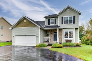 212 Lisha Kill Rd, Schenectady, NY 12309