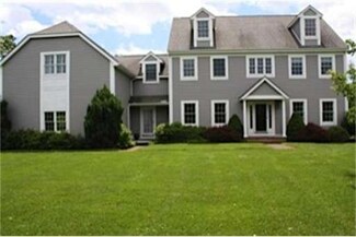 62 Choate St, Essex, MA 01929