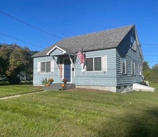 43 Bronson St, Littleton, NH 03561
