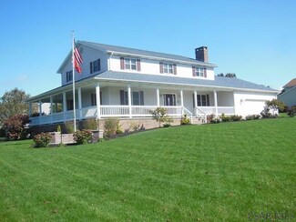 203 Boyd Ln, Windber, PA 15963