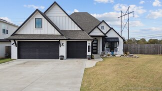 8708 E Joliet St, Broken Arrow, OK 74014