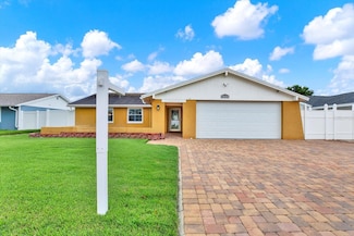 6820 Eden Ln, Tampa, FL 33634