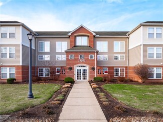 23003 Chandlers Ln, Olmsted Falls, OH 44138