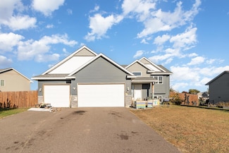 1816 Jefferson St S, Cambridge, MN 55008