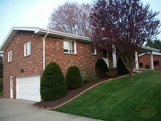 677 Davidson Dr, Rochester, PA 15074
