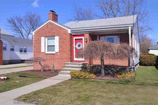 21 Sprague Ave, Cranston, RI 02910