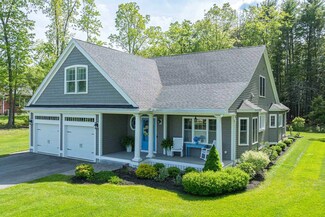 12 Haywick Dr, Stratham, NH 03885