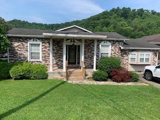 15 Newberry Ln, Inez, KY 41224