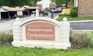 1670 Summer Run Dr Unit 23, Florissant, MO 63033