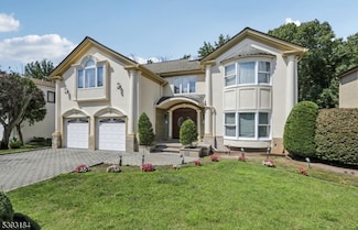 12 Summit St, Englewood Cliffs, NJ 07632