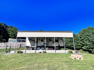 109 Starview Ln, Galax, VA 24333