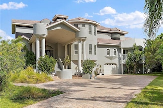 608 Columbus Dr, Saint Petersburg, FL 33715