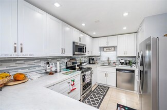 9720 S Hollybrook Lake Dr Unit 104, Pembroke Pines, FL 33025
