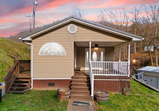 3600 Right Fork MacEs Creek Rd, Viper, KY 41774
