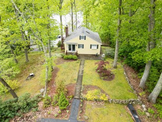 12 Gardner Rd, Windham, NH 03087