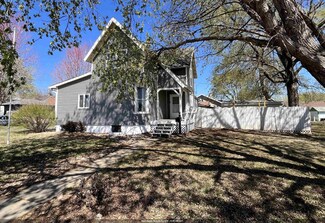 610 W 4th St, Yankton, SD 57078