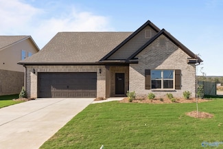100 Gander Cir, Owens Cross Roads, AL 35763