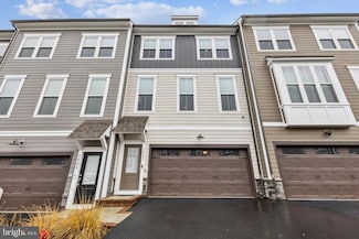 1697 Beech Leaf St, Dumfries, VA 22026