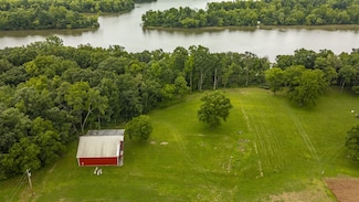 1113 E Robertson Rd, Castalian Springs, TN 37031