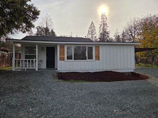 2855 Hamilton Ln, Grants Pass, OR 97527