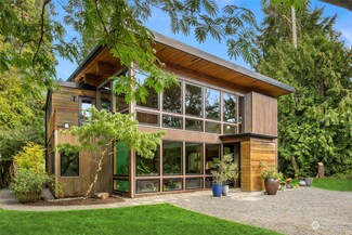 12024 Minnie Rose Ln NE, Bainbridge Island, WA 98110
