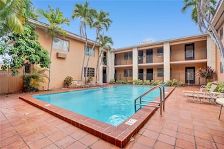 218 Santillane Ave Unit 19, Coral Gables, FL 33134