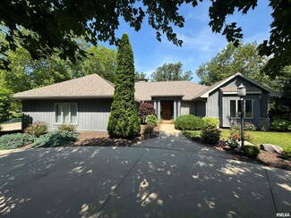517 Goodsill Dr, East Galesburg, IL 61430