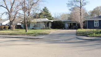 826 E Texas St, Grapevine, TX 76051
