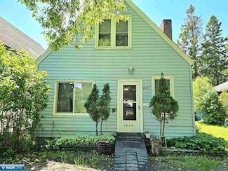 1013 7th St, International Falls, MN 56649