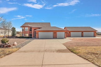 306 S Avenida Del Oro E, Pueblo, CO 81007