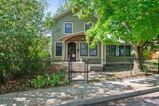 383 Manhattan Dr, Burlington, VT 05401