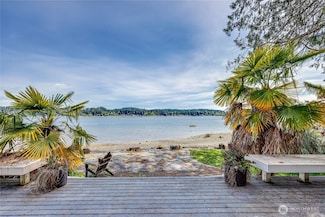 7602 E Grapeview Loop Rd, Allyn, WA 98524