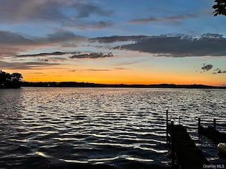 206 Sunset Cove Rd, Newburgh, NY 12550