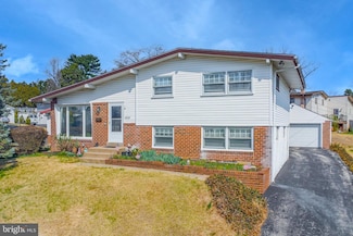 604 Warren Blvd, Broomall, PA 19008