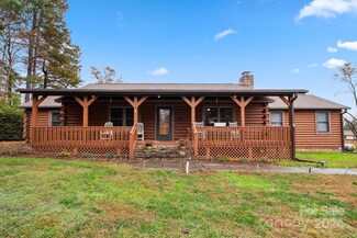 42 Pine Tree Ln, Flat Rock, NC 28731