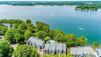 302 Northwest Dr, Davidson, NC 28036
