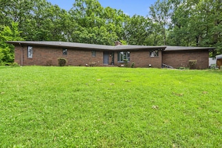 401 Honeysuckle Dr, Marshfield, MO 65706
