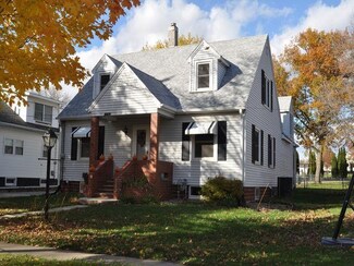 213 E Elm St, Strawberry Point, IA 52076